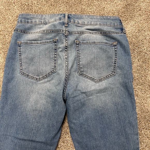 Old Navy Super Skinny Mid Rise Jeans - Picture 11 of 11
